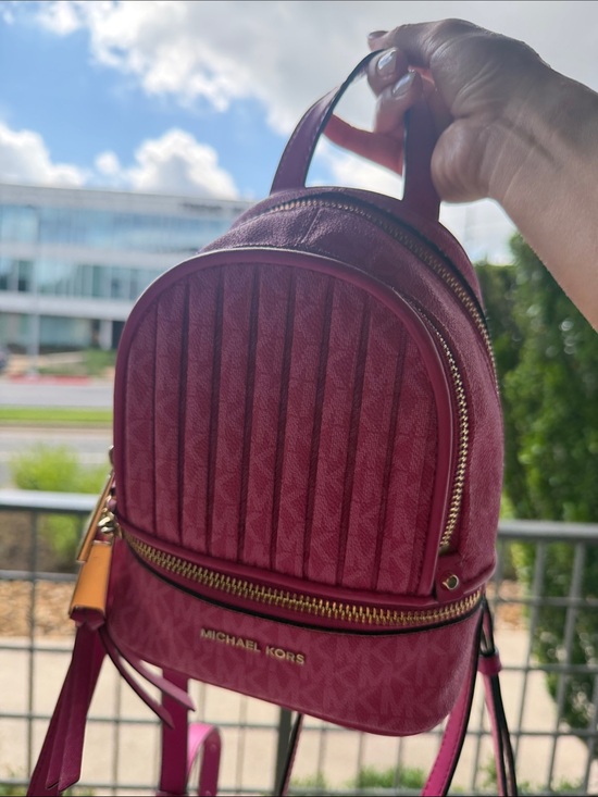 cabin max mini backpack Manhattan 20L Stowaway 16x10x8